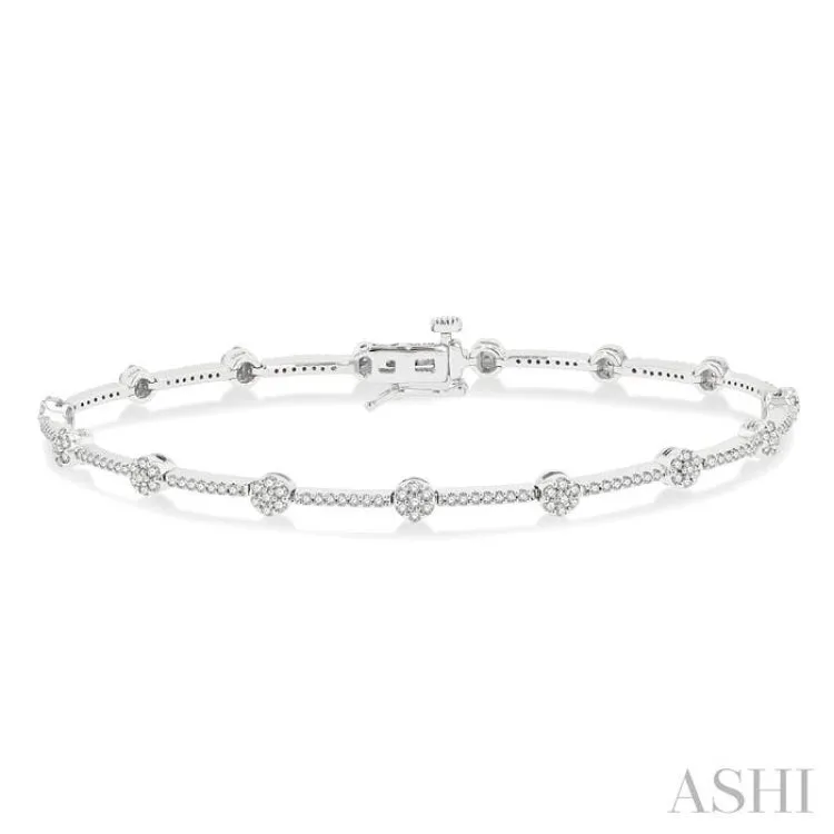 1 Ctw Cluster Round Cut Diamond Bar Link Bracelet in 10K White Gold