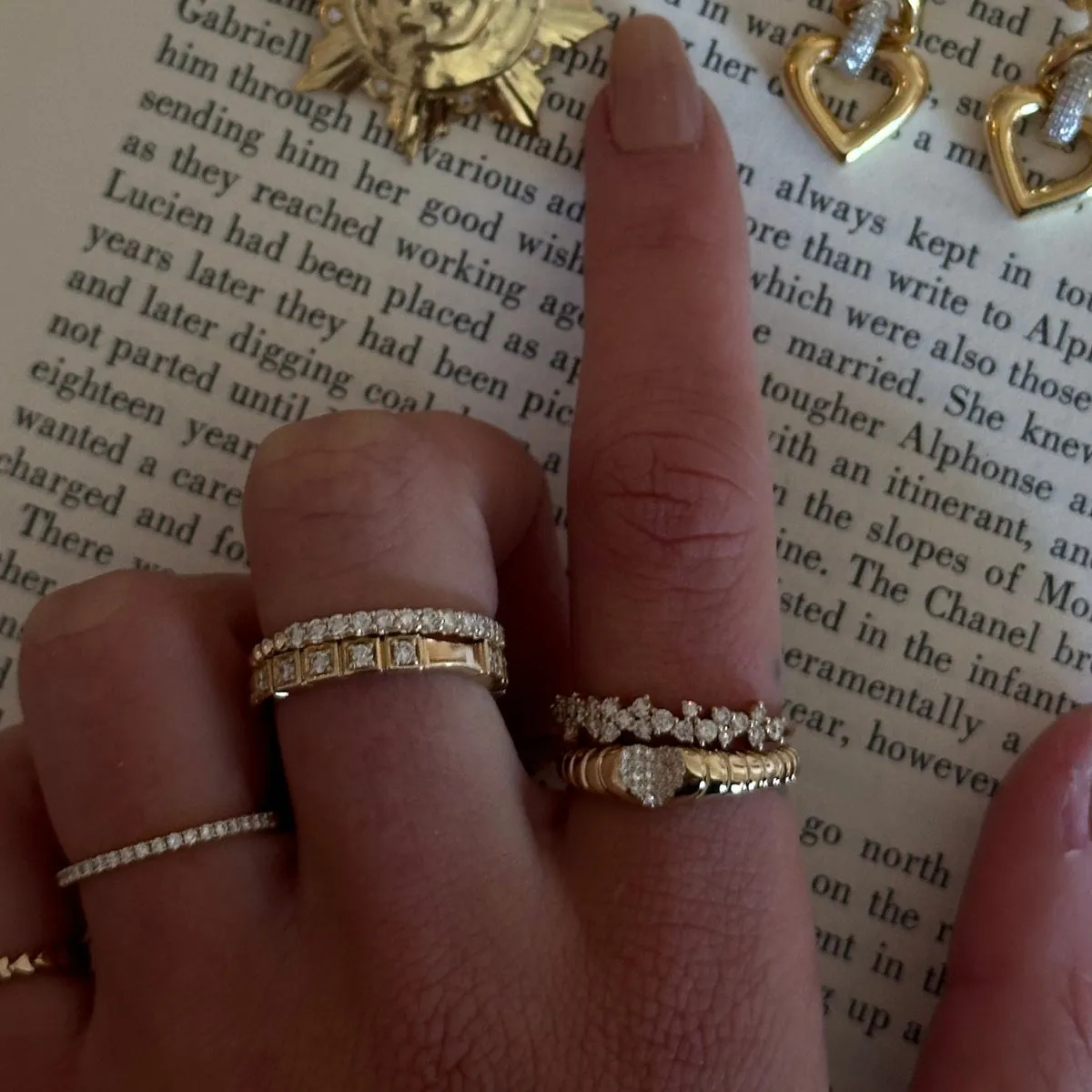 14k Gold & Diamond Heart Signet Ring