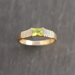 14k Gold   Peridot Step Signet Ring