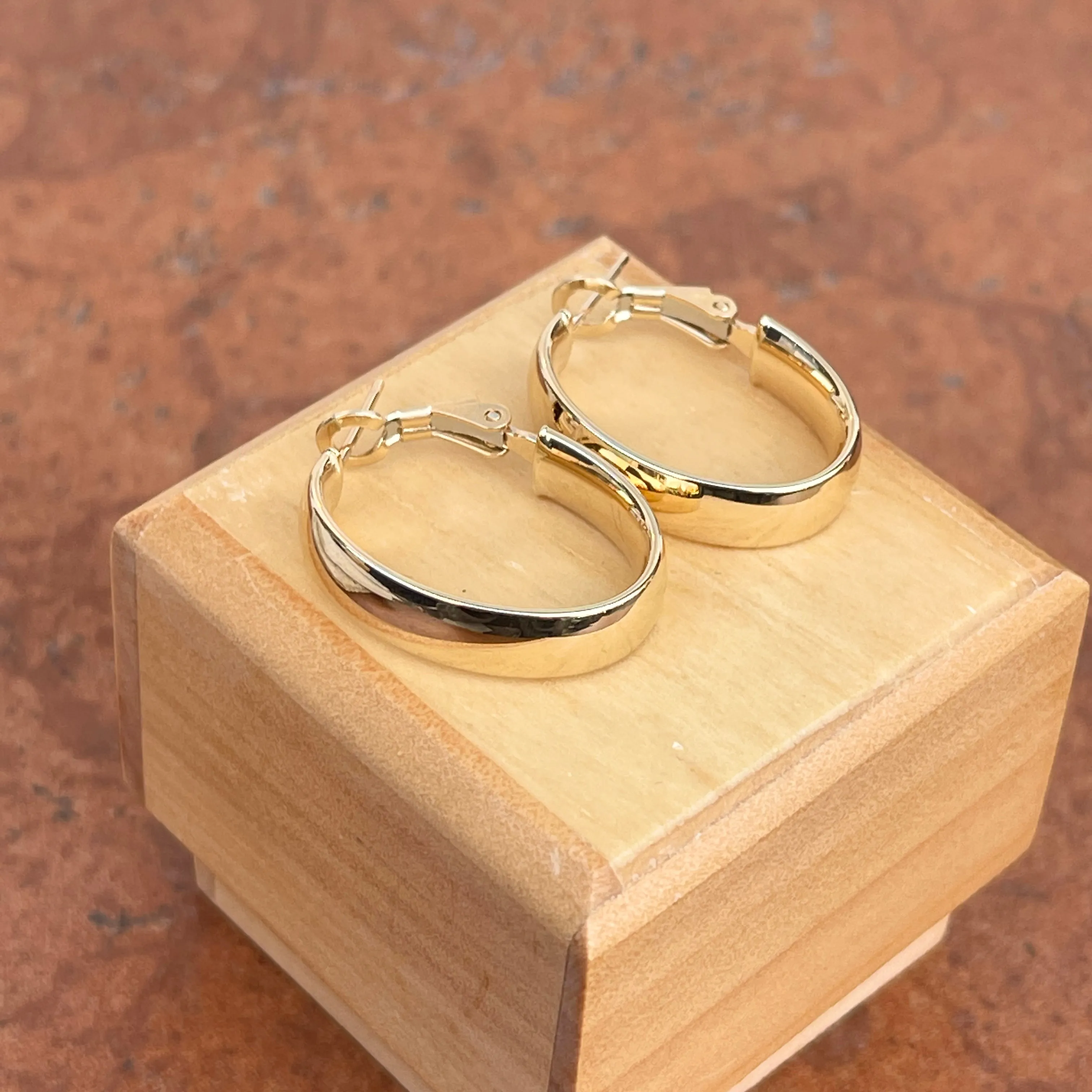 14KT Yellow Gold Shiny 6mm Oval Omega Hoop Earrings 22mm