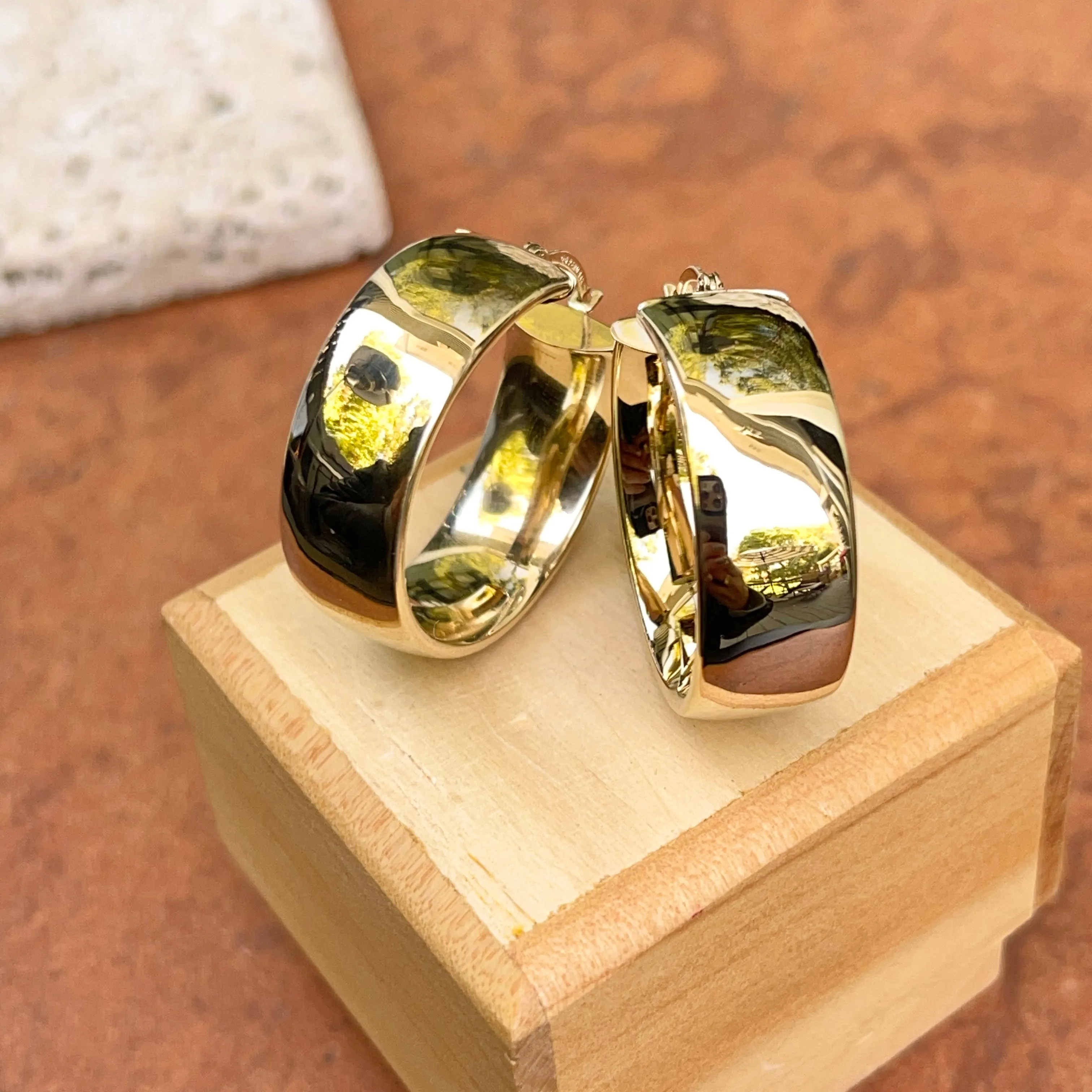 14KT Yellow Gold Wide 10mm Round Tube Hoop Earrings 25mm