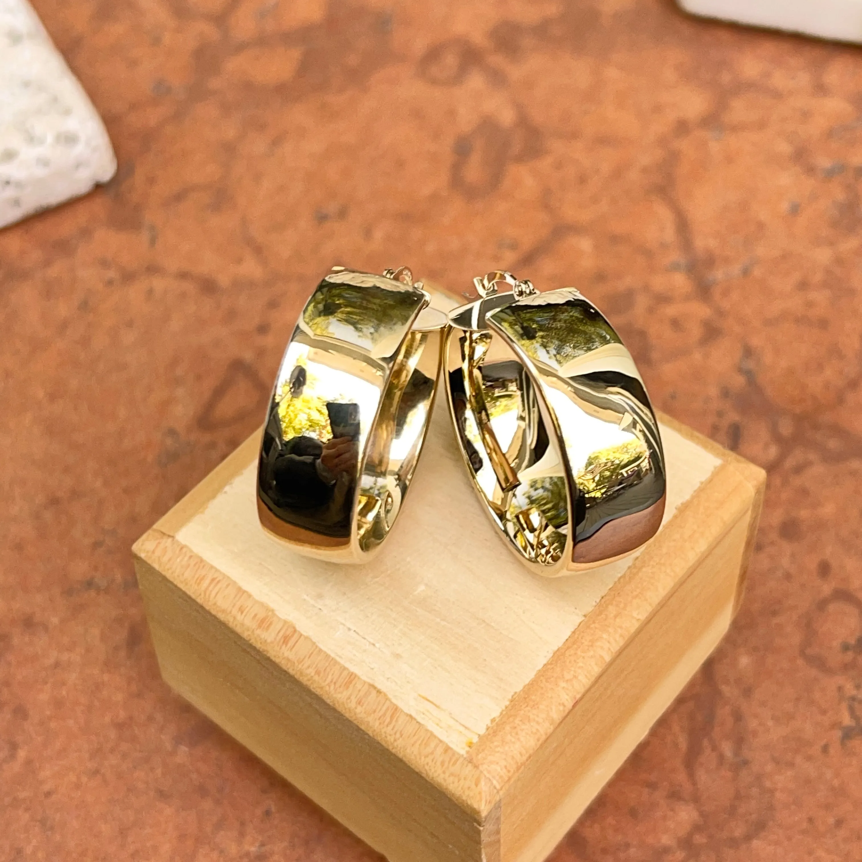 14KT Yellow Gold Wide 10mm Round Tube Hoop Earrings 25mm