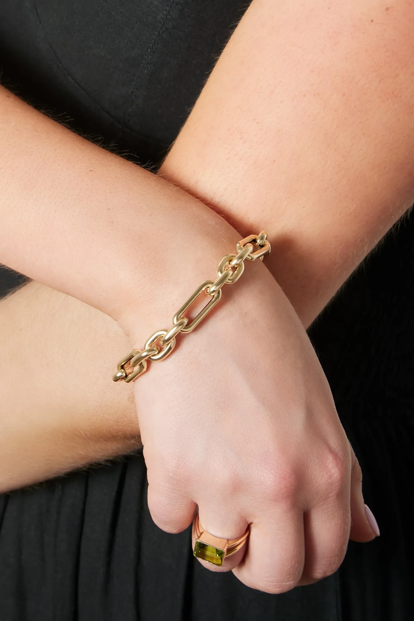14KY Oval Link Charm Bracelet