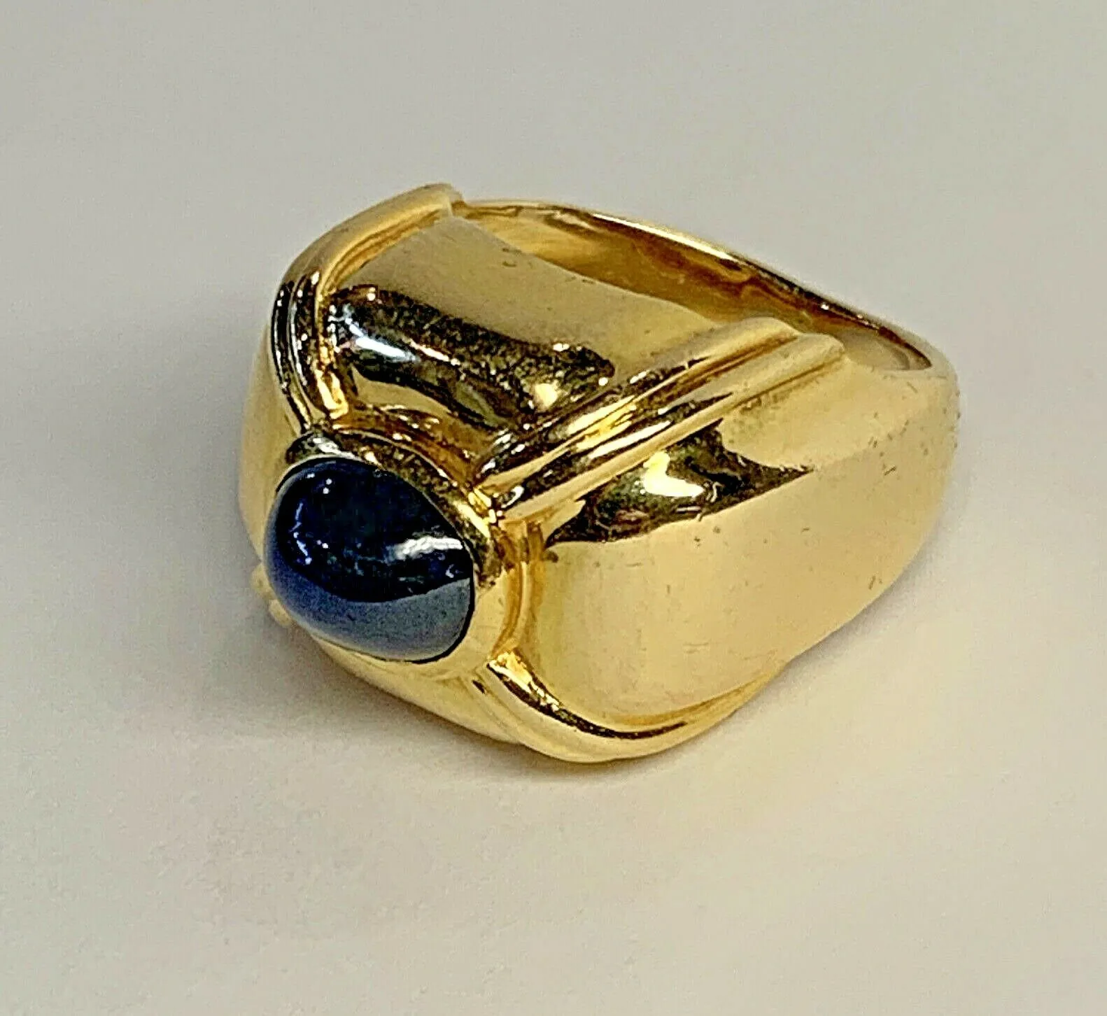 18k 750 Gold Blue Sapphire Cabochon Cocktail Ring - Solid 13.7 Grams - Size 5