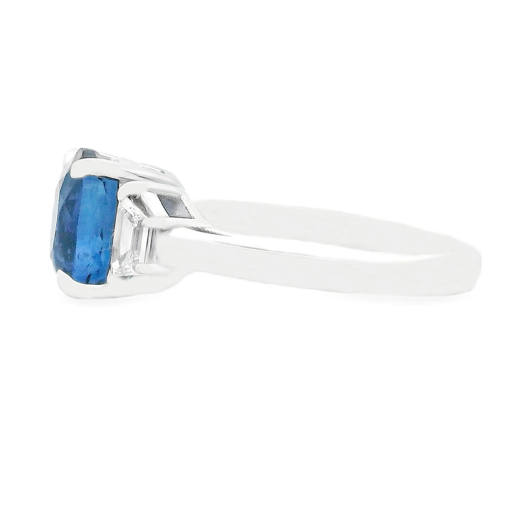 18k White Gold Diamond & Sapphire Ring