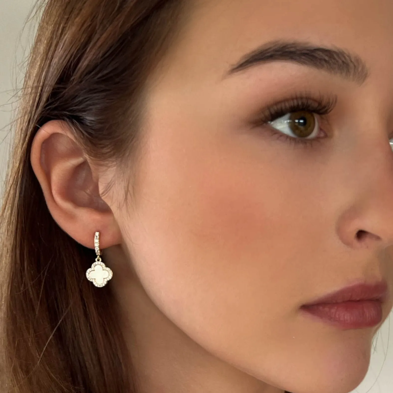 Absolute Gold Clover Hoop Earrings - Pearl