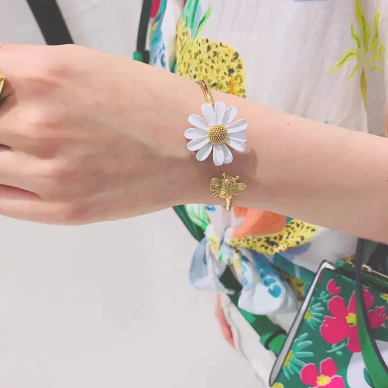 Adorable Kawaii Daisy Flower Bracelets 🌼✨ | Cute Bangles for Women & Girls | Perfect Jewelry Gifts for Parties, Weddings & Birthdays! 🎉💖