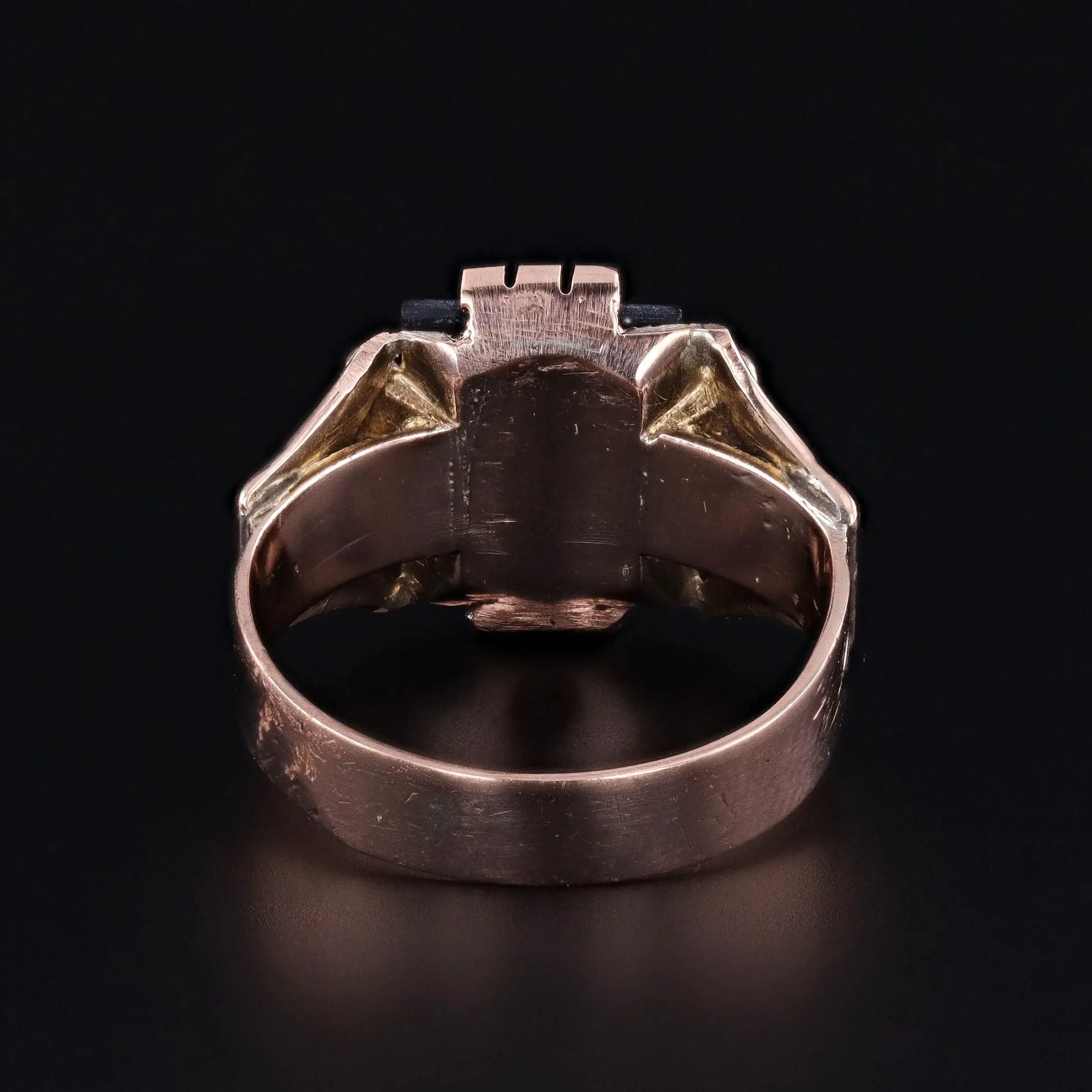Antique Agate Singet Ring of 10k Gold