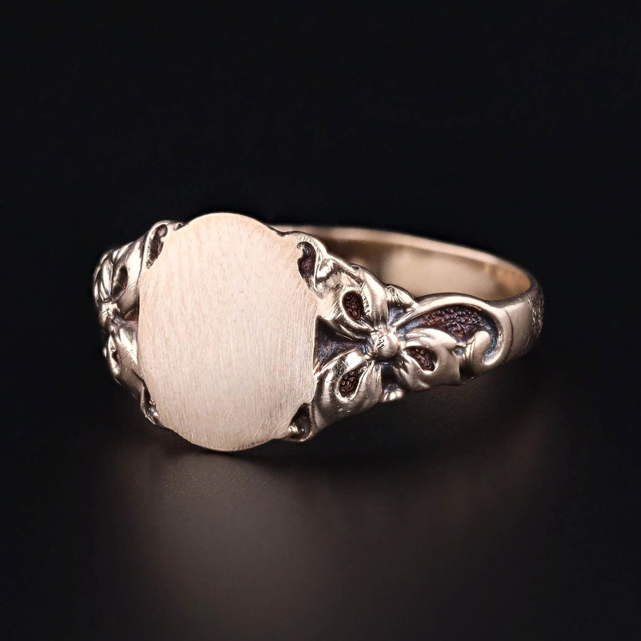Antique Signet Ring of 10k Gold