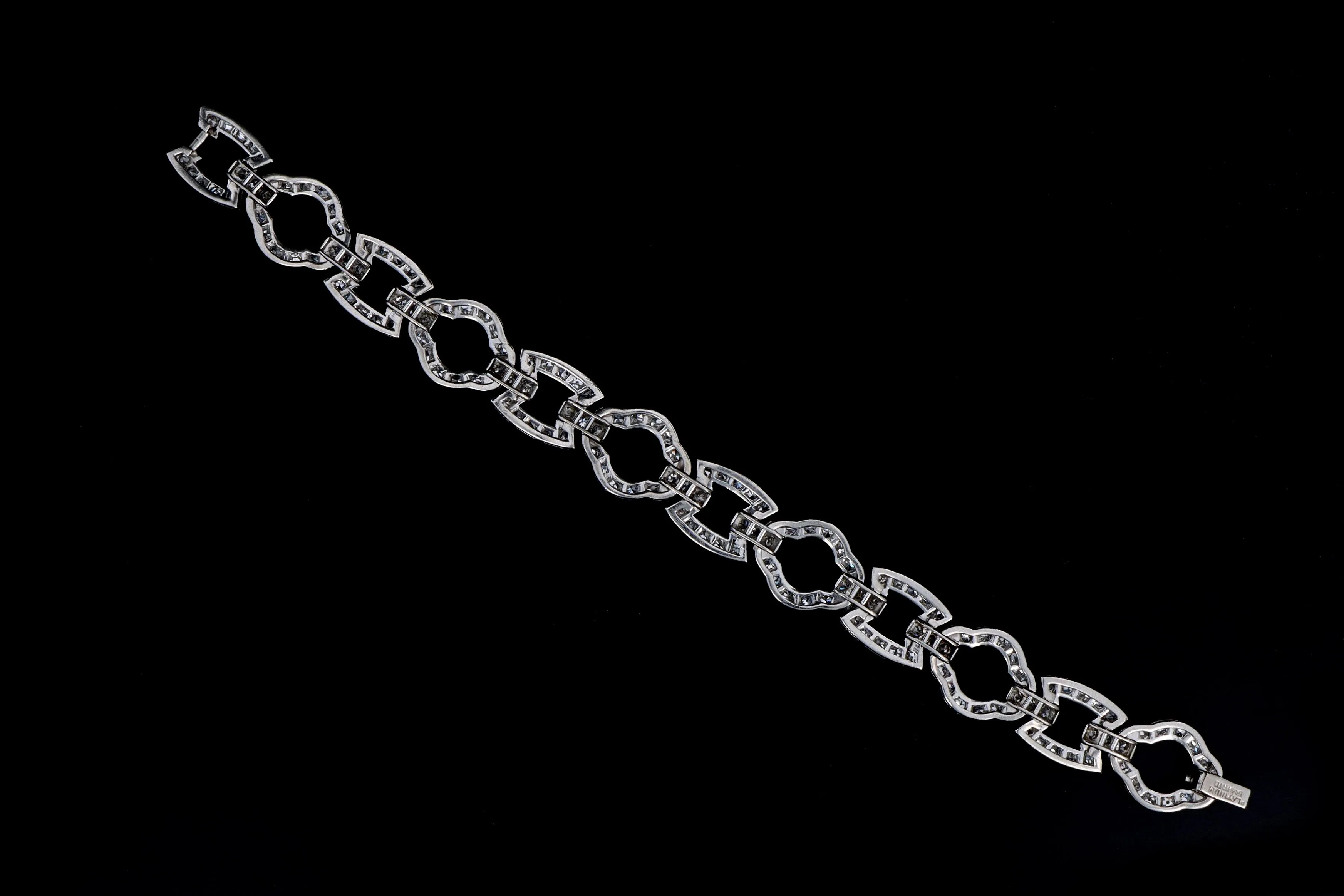 Art Deco Platinum 5.5 Carat Total Weight Diamond Bracelet