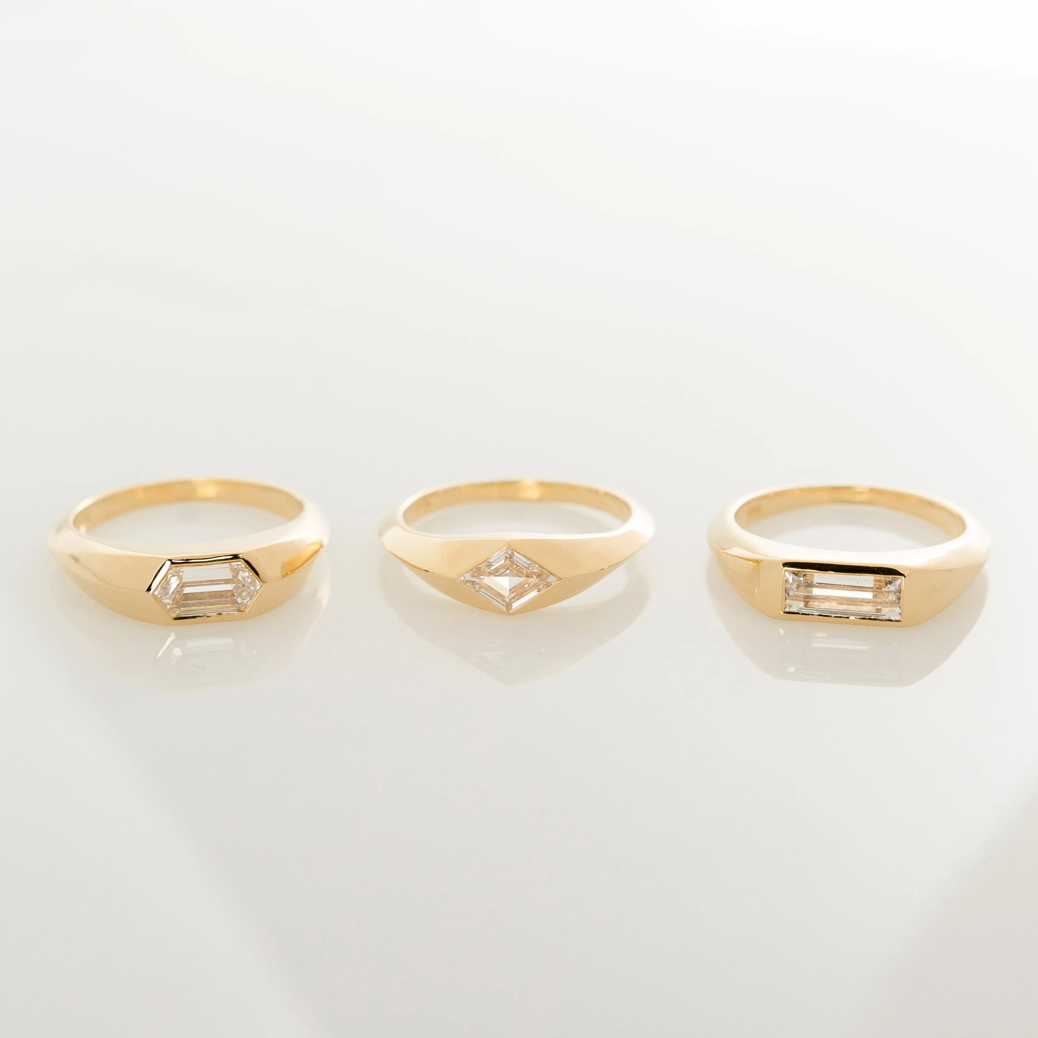 Baguette Diamond Signet Ring in 18k Yellow Gold