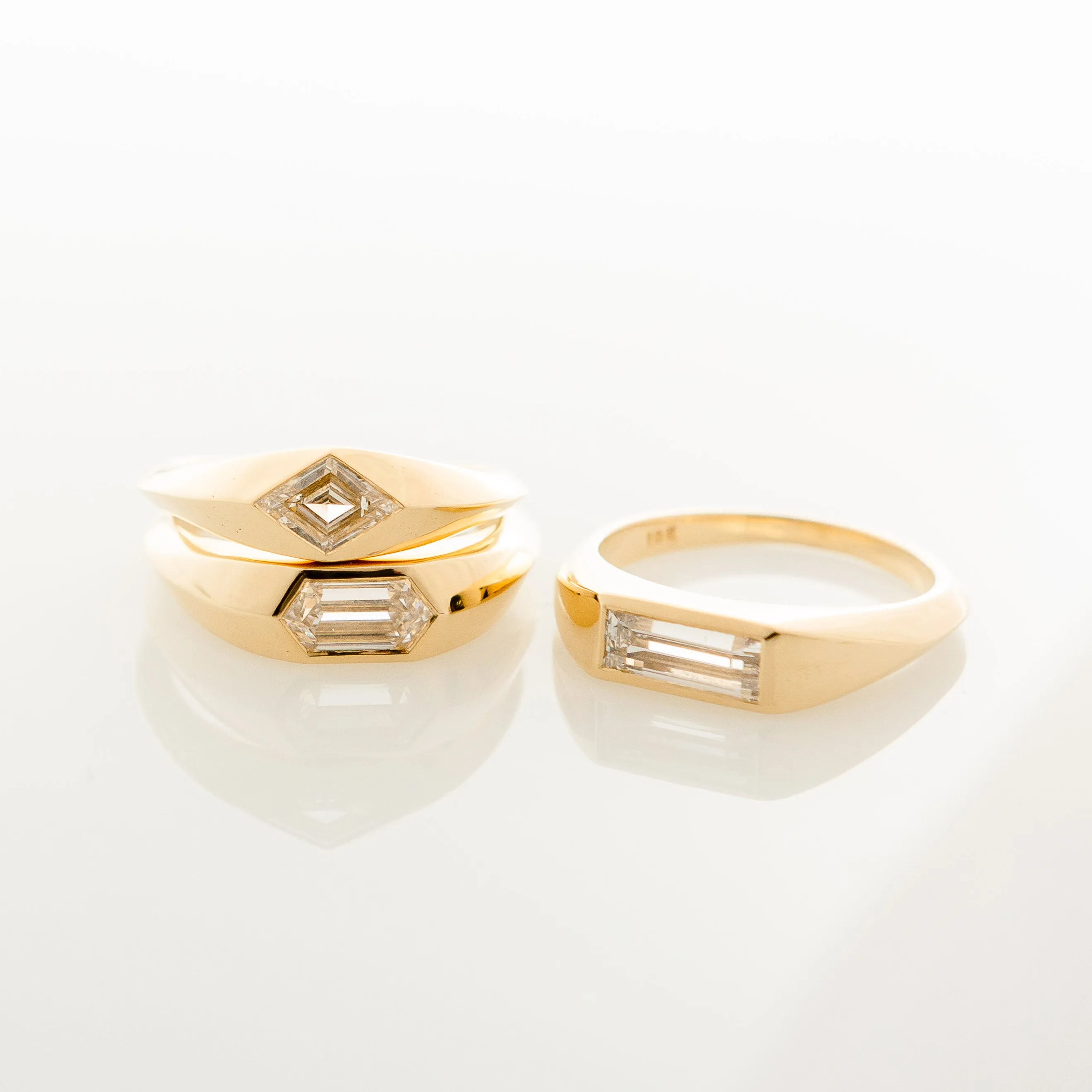 Baguette Diamond Signet Ring in 18k Yellow Gold