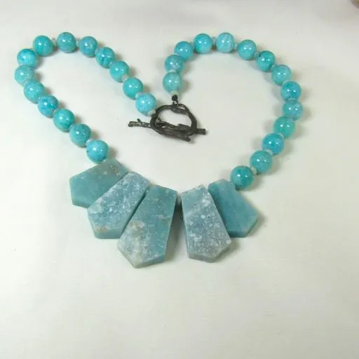 Blue Green GemstoneNecklace Intriguing Design