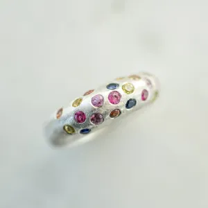 Bombé Ring Multicolor sapphires in silver Thin