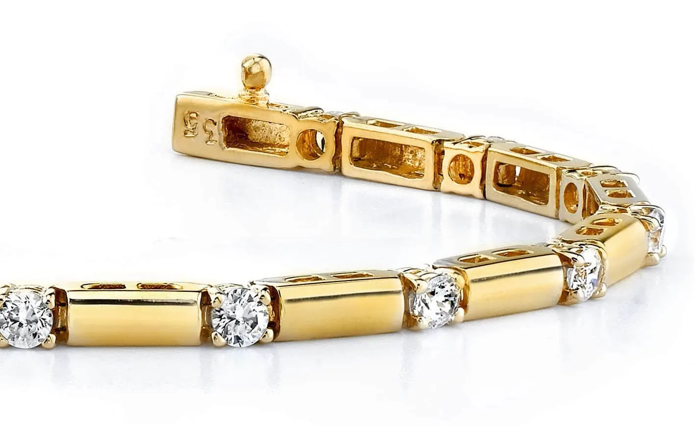 Clean Design Diamond And Bar Lab-Grown Diamond Bracelet with 0.95 ct.(finished) 2.25mm