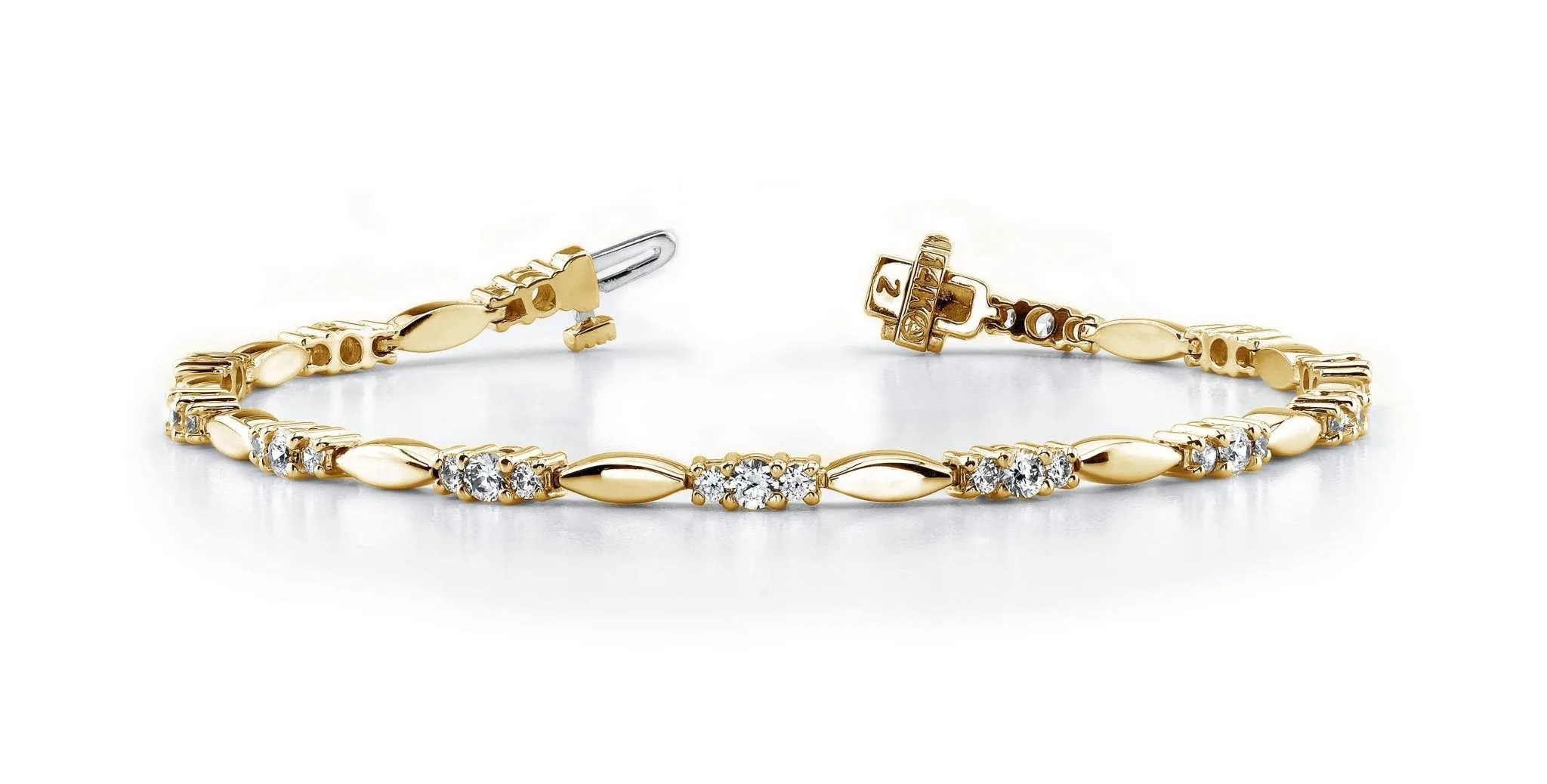 Elliptical Link Lab-Grown Diamond Bracelet with 3.08 ct.(finished) 2.5mm, 3.5mm