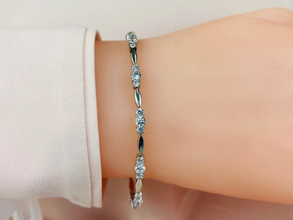 Elliptical Link Lab-Grown Diamond Bracelet with 3.08 ct.(finished) 2.5mm, 3.5mm
