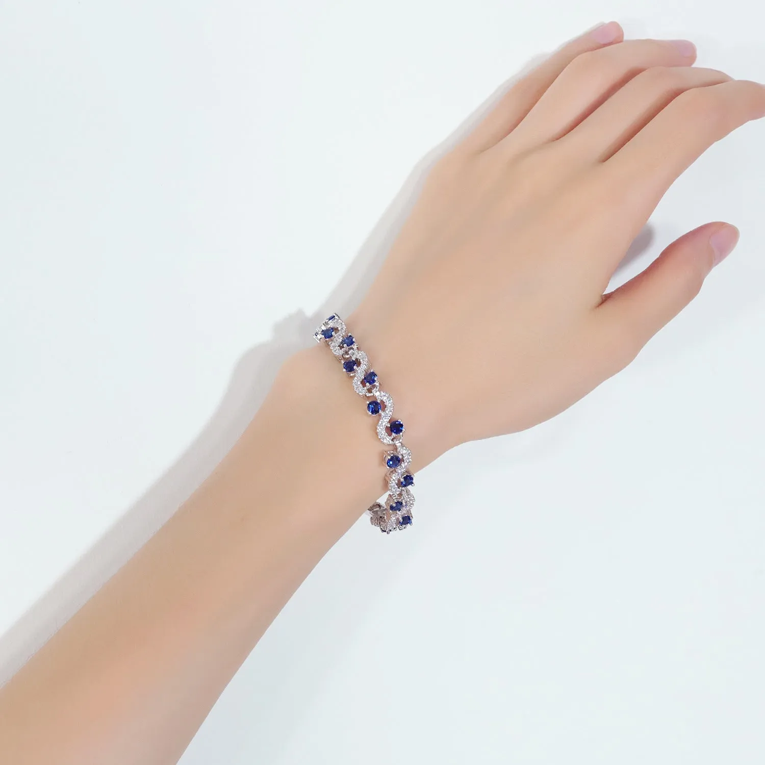 Fashion Joker Jewelry Exquisite Flash Diamond Jewelry AAA Zircon Platinum Plated Bracelet