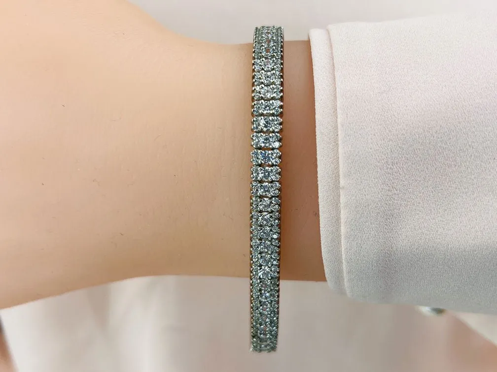 Flashy Prong Set Diamond Bracelet with 4.49 ct.(finished) 1.1mm, 2.1mm