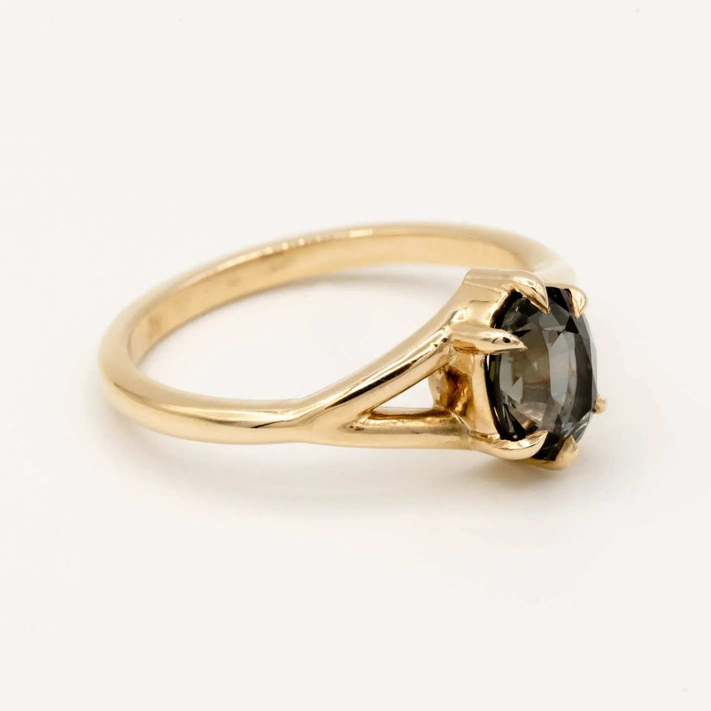Juniper Engagement Ring | 1.53ct Oval Sapphire | 14k Yellow Gold