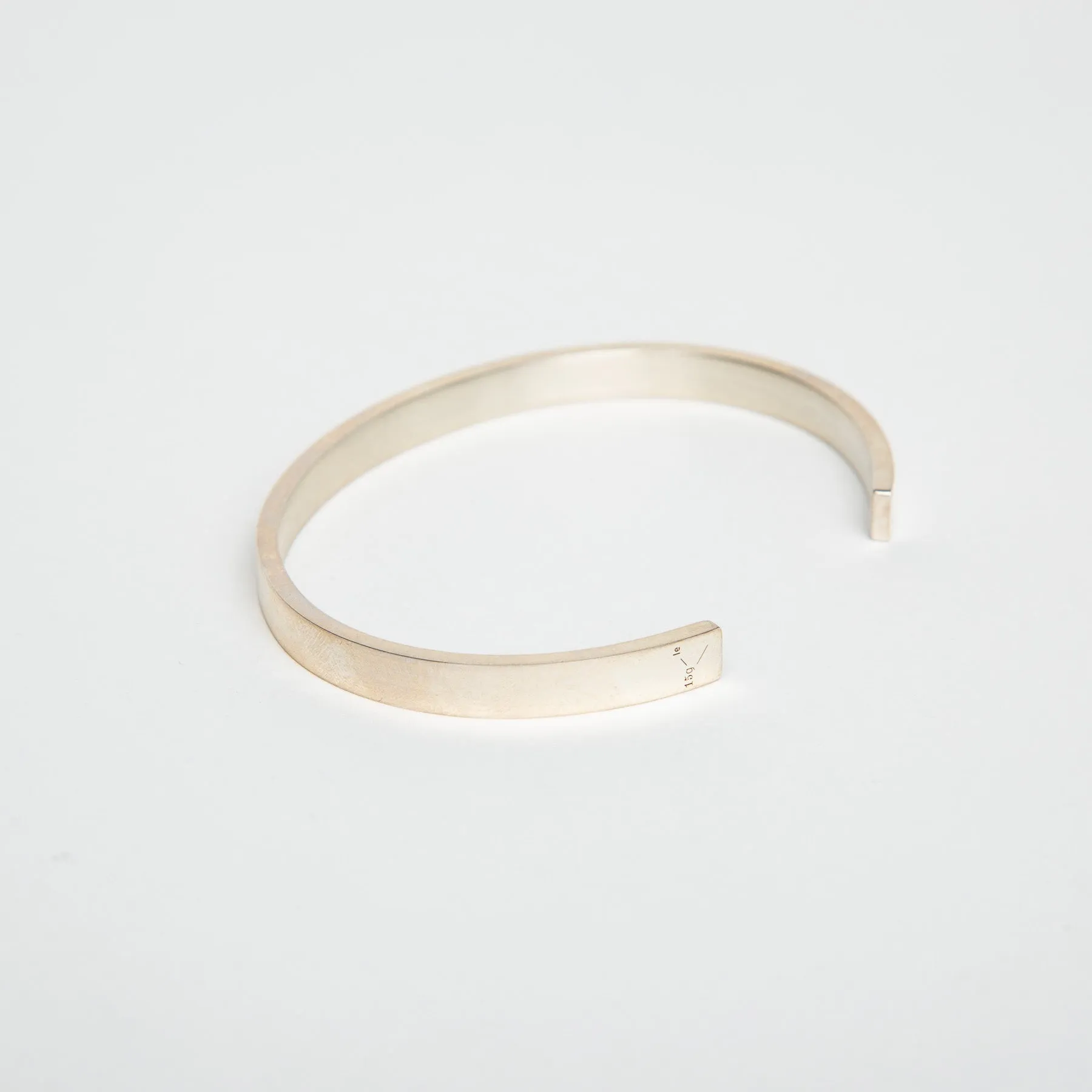 LE GRAMME | 15G POLISHED SILVER RIBBON CUFF BRACELET