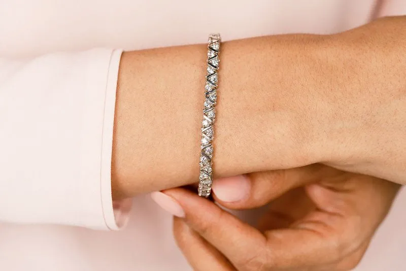 Leaning Fence Lab-Grown Diamond Bracelet with 2.97 ct.(finished) 2.5mm