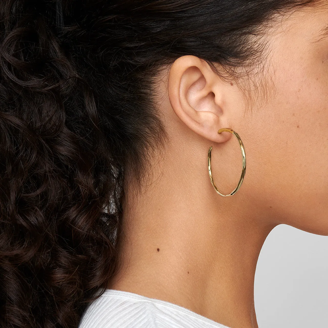 Medium Faceted Hoop Earrings in 18K Gold