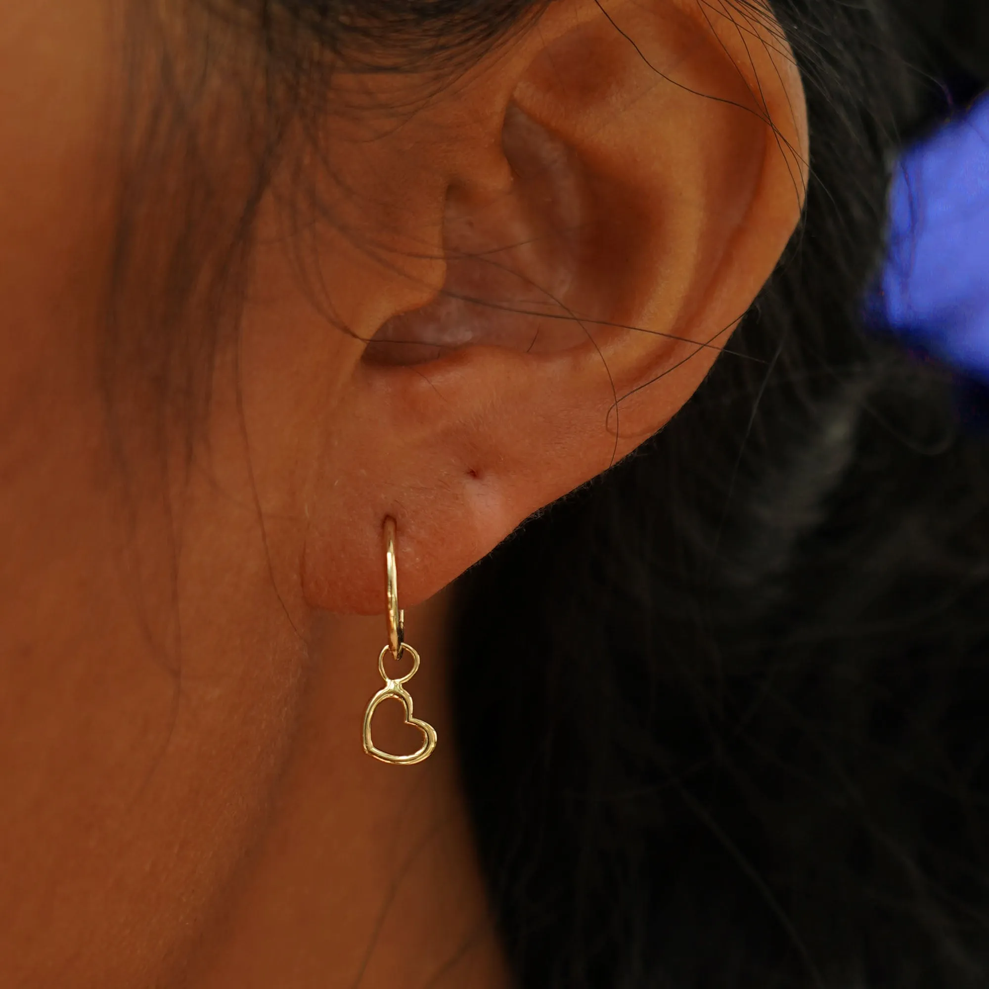 Medium Seamless Huggie Hoops / Piercing