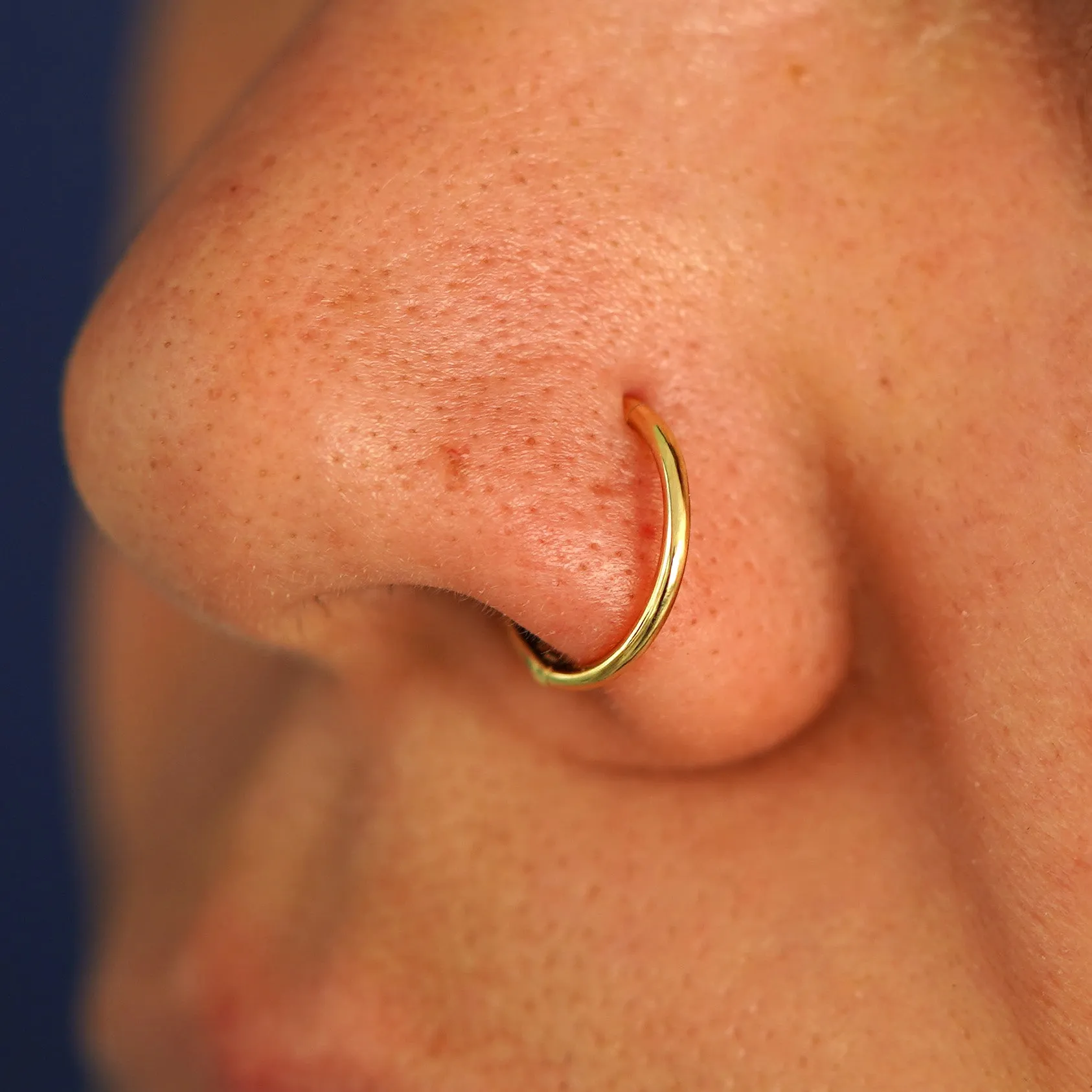 Medium Seamless Huggie Hoops / Piercing