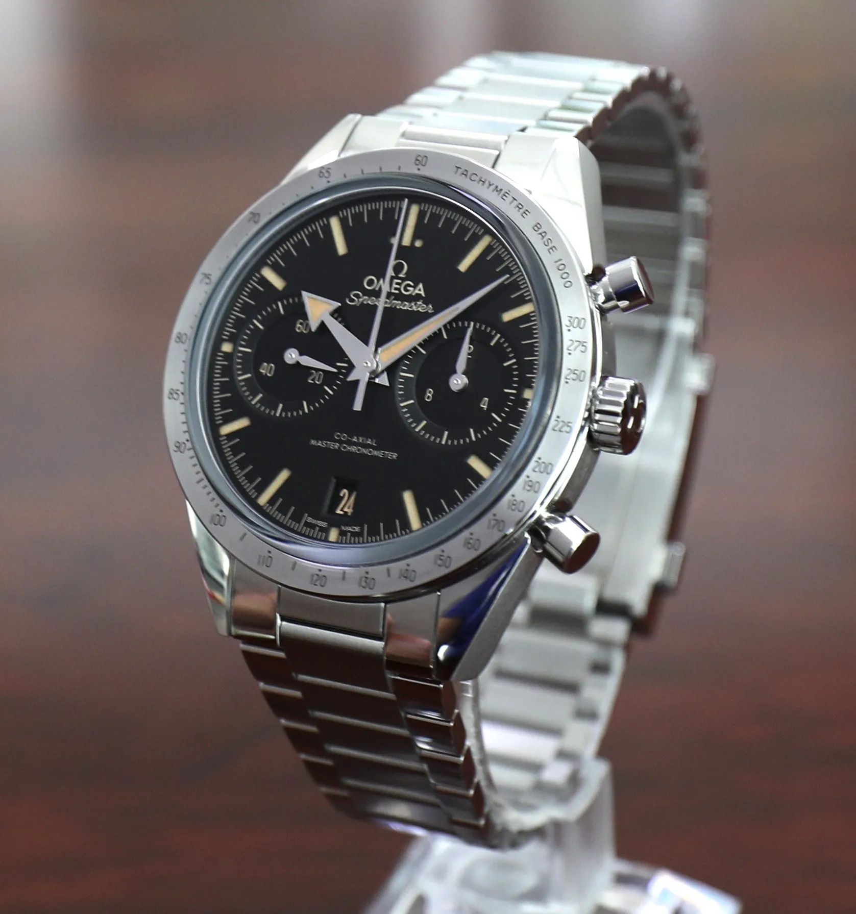 Omega Speedmaster Broad Arrow ’57 – 40mm – Manual – New – Full Set – CoAxial Chronograph – Full