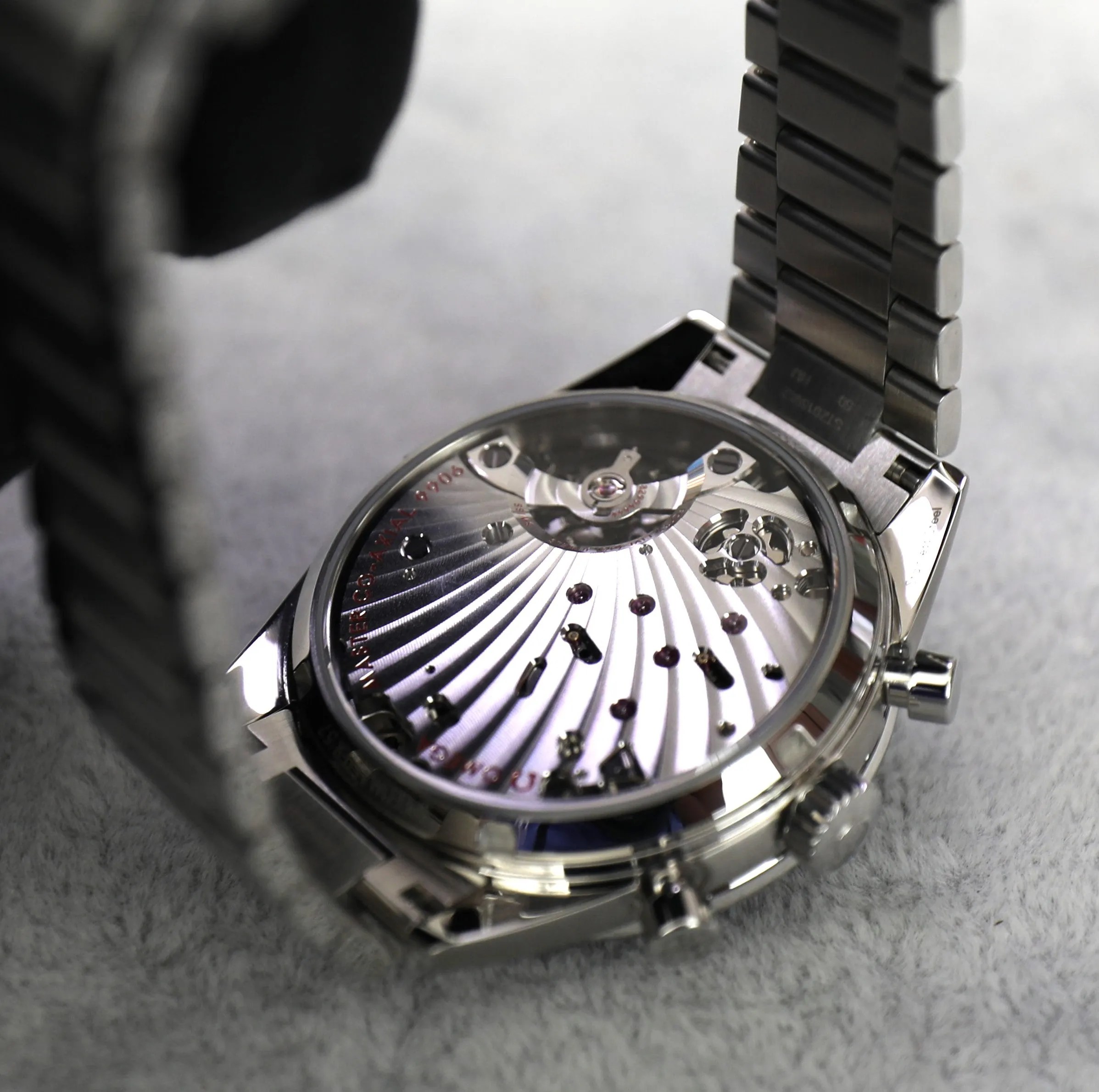 Omega Speedmaster Broad Arrow ’57 – 40mm – Manual – New – Full Set – CoAxial Chronograph – Full