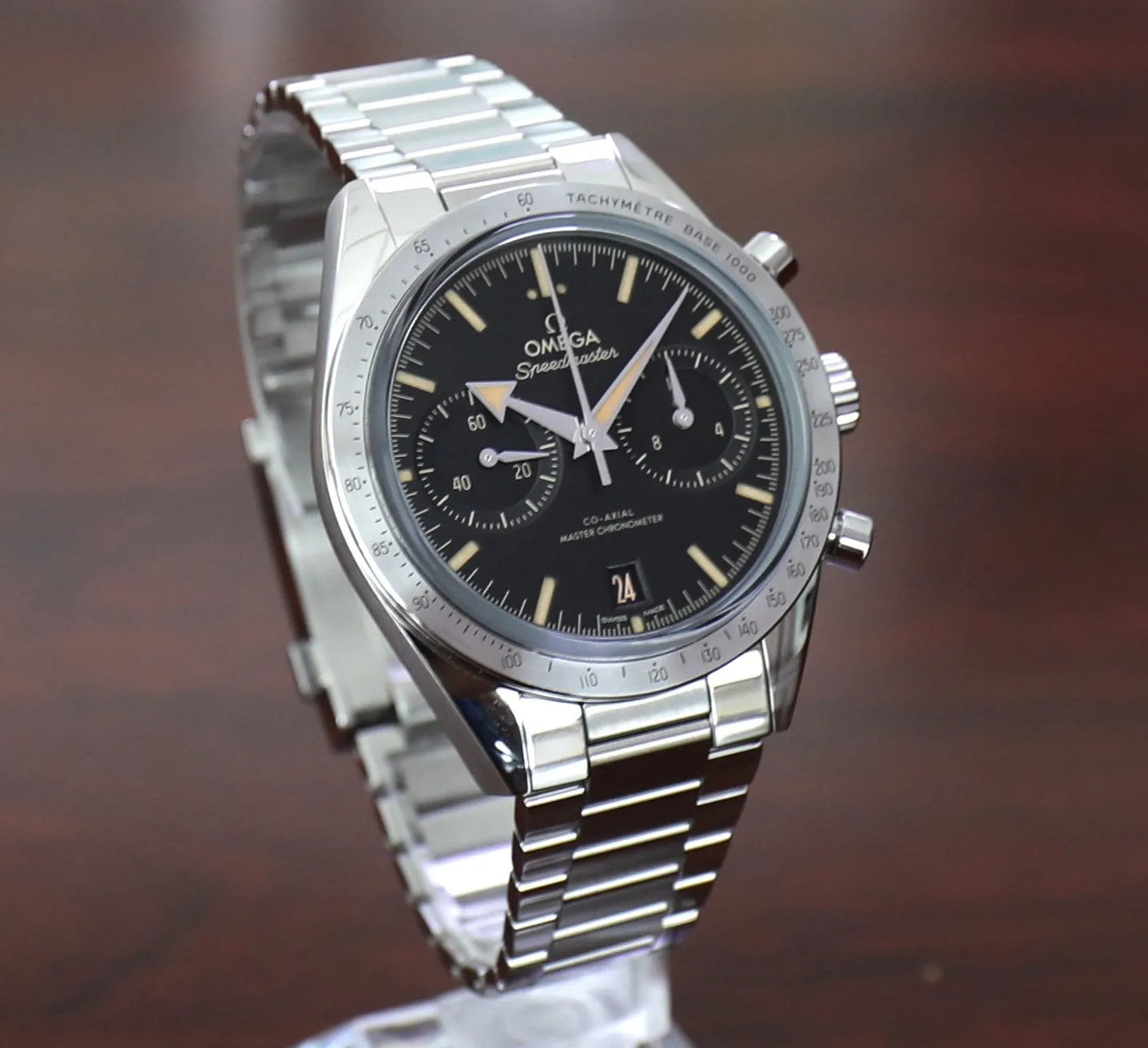 Omega Speedmaster Broad Arrow ’57 – 40mm – Manual – New – Full Set – CoAxial Chronograph – Full