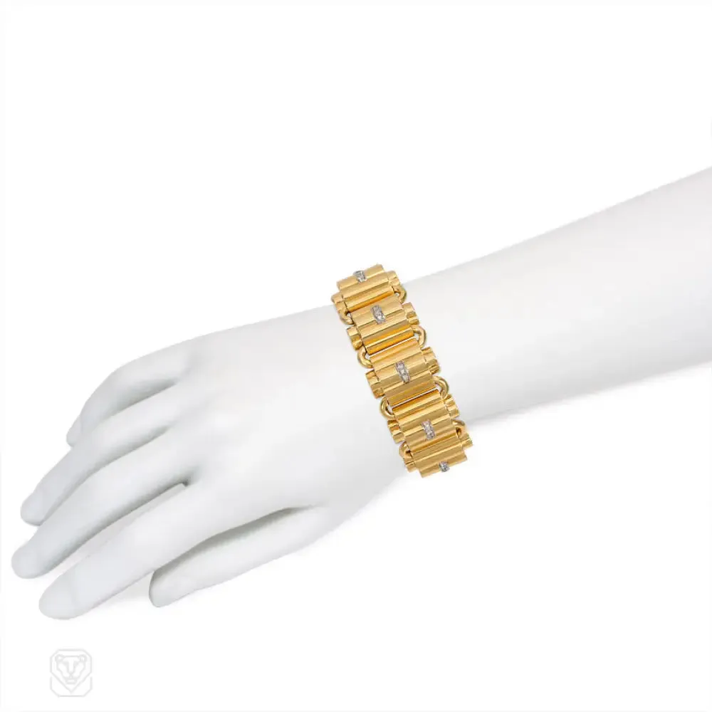 Retro gold and diamond scalloped bracelet