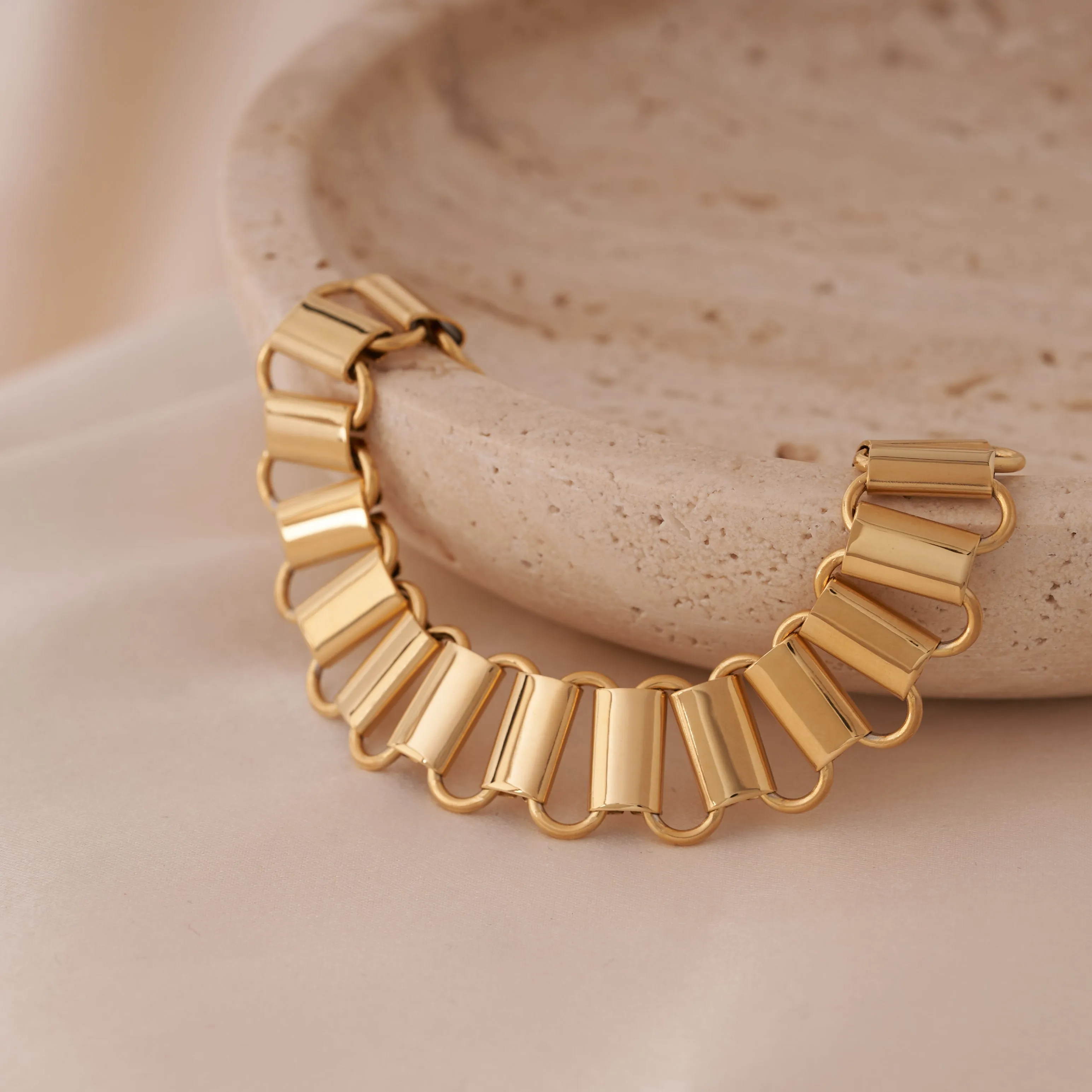 Retro Gold Link Bracelet