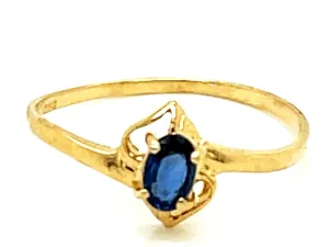 Sapphire Ring in 14k Yellow Gold