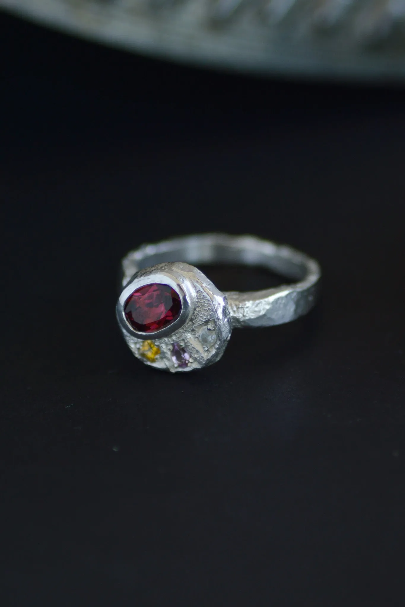 Sculpture Garnet & Sapphire Silver Ring 1218-1