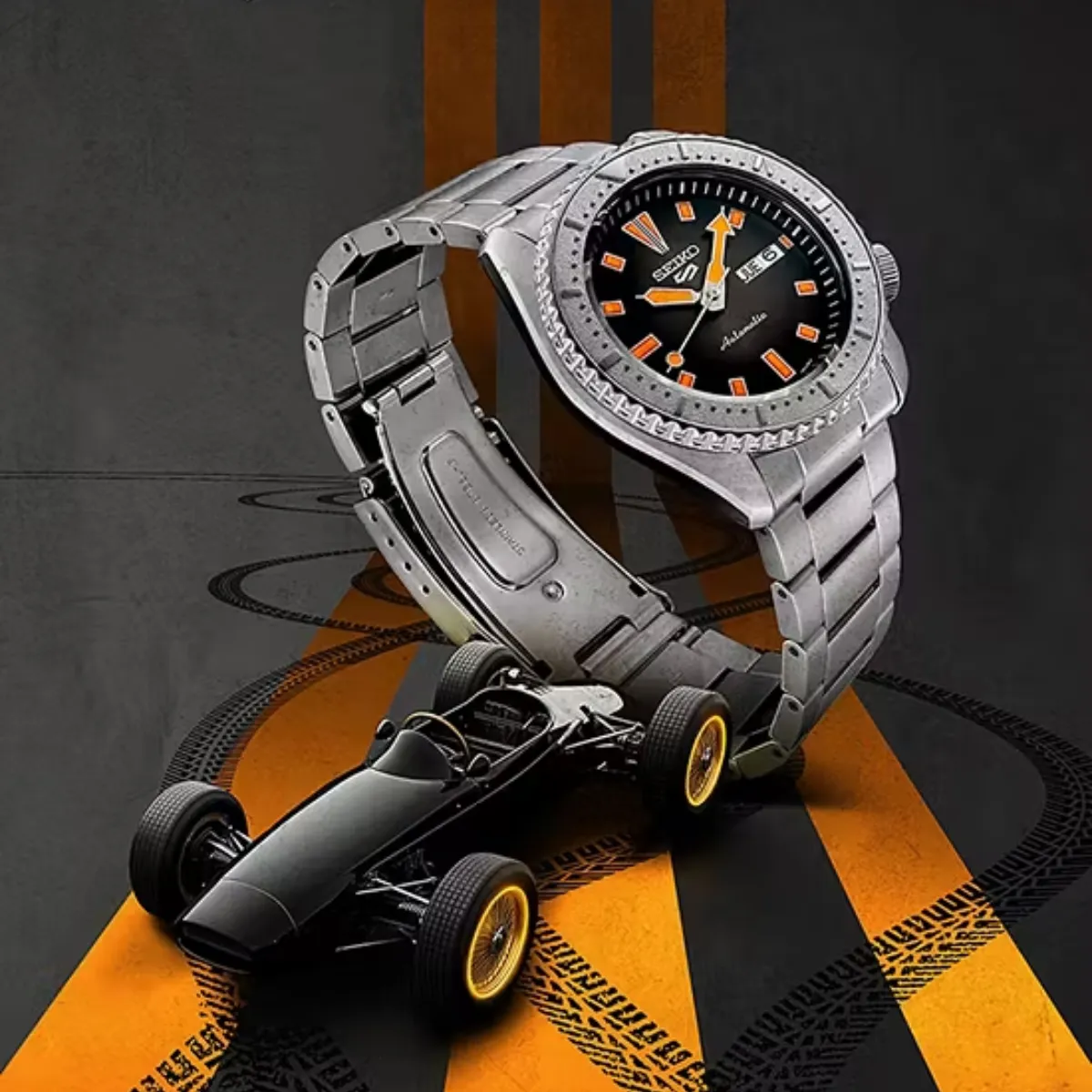 Seiko 5 Sports SRPL47K1 SRPL47 SRPL47K Racer's Heritage "Midnight Circuit" Car Special Edition Watch