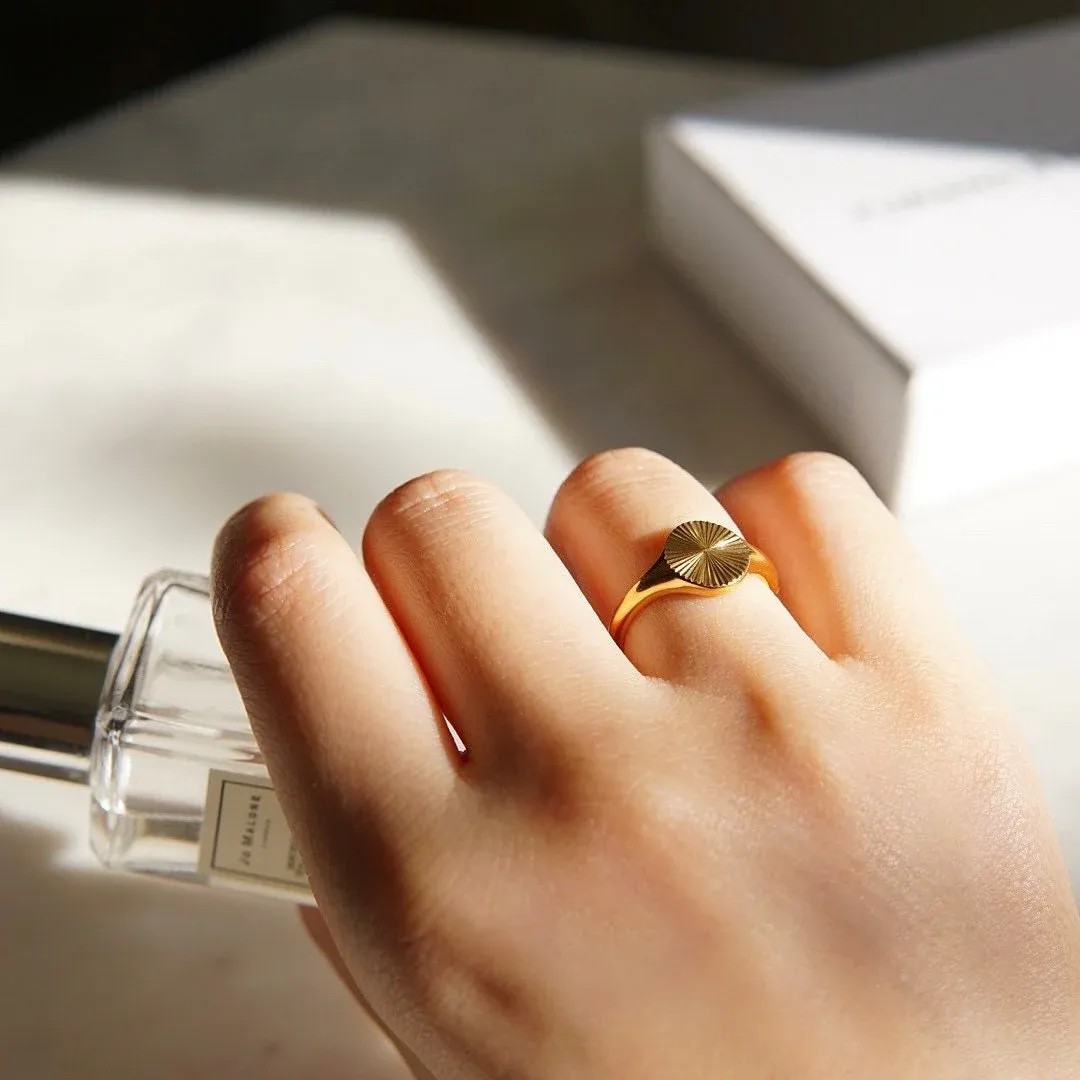 Soleil Sun Signet Ring - Gold
