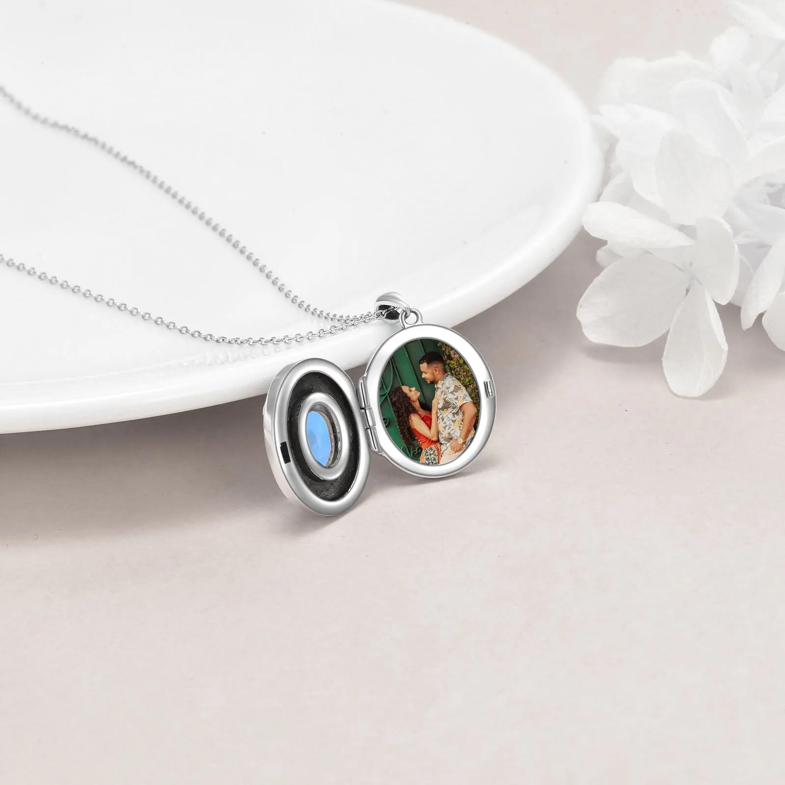 Sterling Silver Photo Locket Necklace That Holds Pictures Oval Shaped Photo Jewelry for Mother Daughter Wife