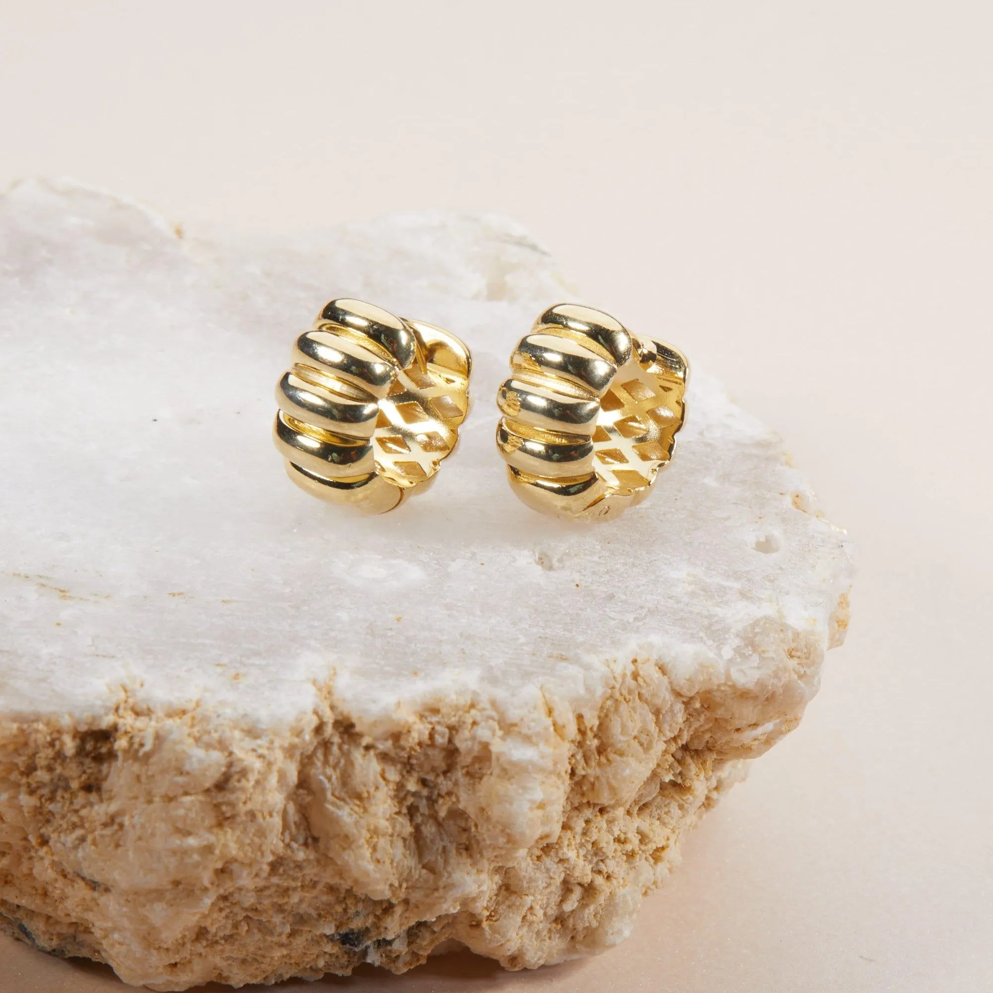 Trendy Scalloped Hinged Hoop Earrings - 18K Gold Vermeil