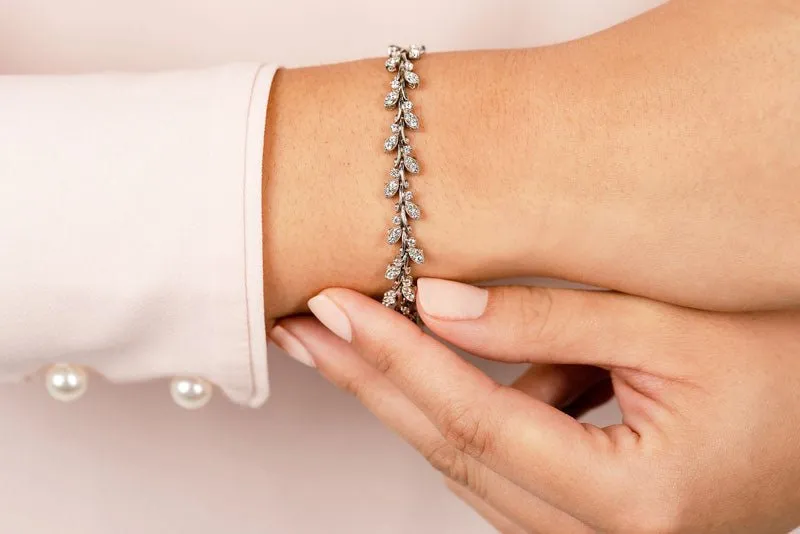 Vintage Style Leaf Diamond Bracelet with 2.97 ct.(finished) 2.0mm