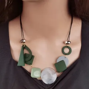 Vintage Wooden Geometric Pendant Necklace with Collar Handmade Ethnic Statement Bib Necklaces for Women Neck