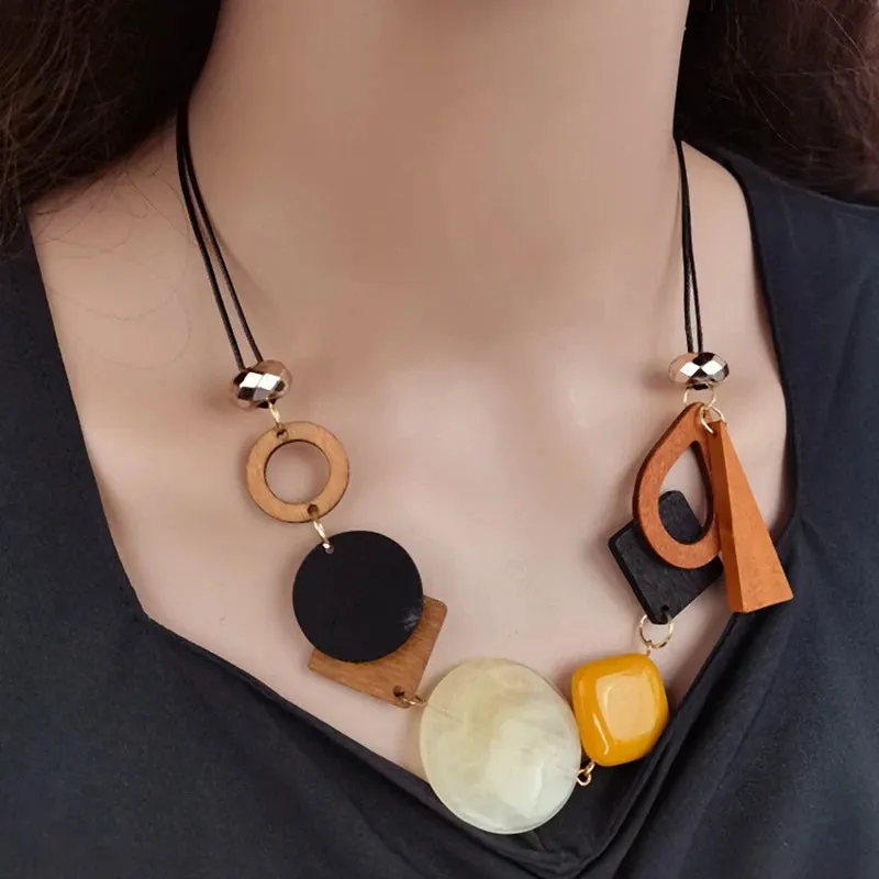 Vintage Wooden Geometric Pendant Necklace with Collar Handmade Ethnic Statement Bib Necklaces for Women Neck