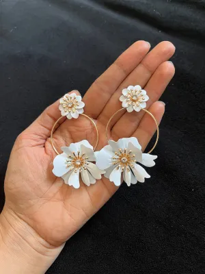 White flower earrings , big white gold feathered earrings , Snow White earrings , white metal earrings , long white earrings floral large