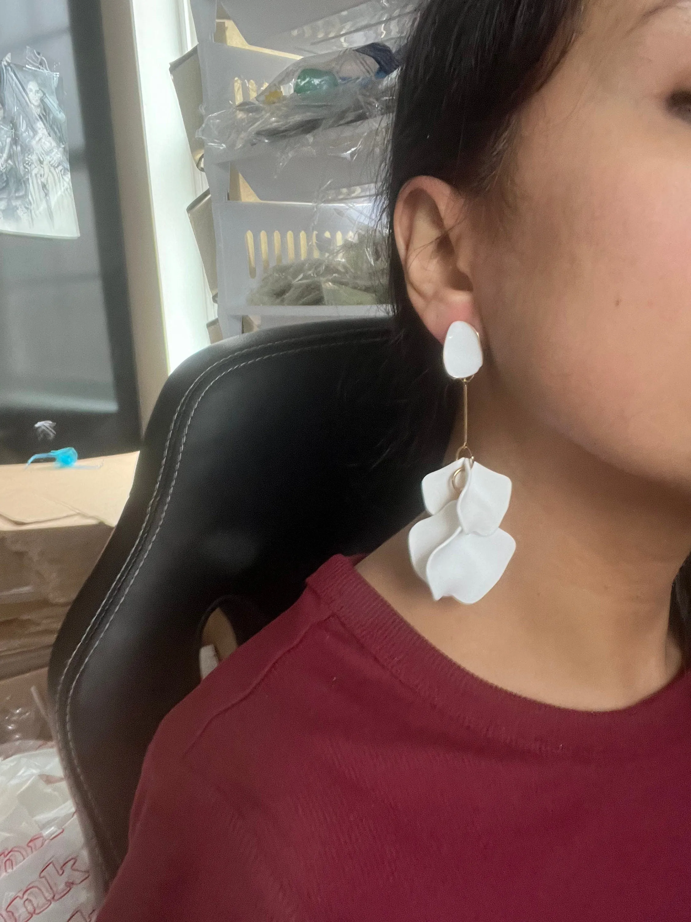 White flower earrings , white feathered earrings , Snow White earrings , acrylic white earrings , long white earrings floral